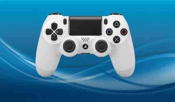 PlayStation4-Glacier-White-500GB5