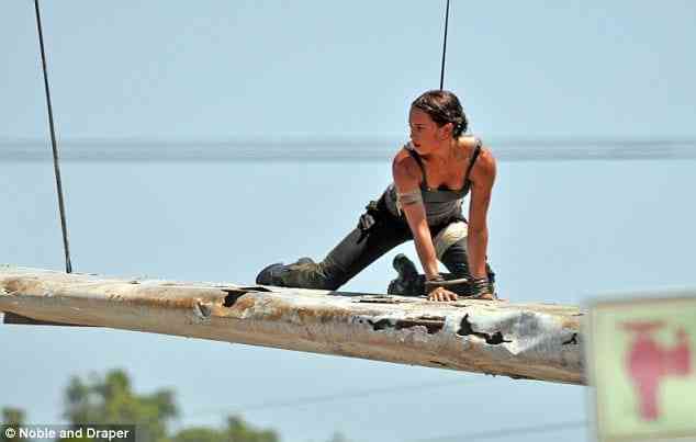 Alicia Vikander Tomb Raider Pic 3