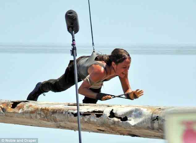 Alicia Vikander Tomb Raider Pic 6