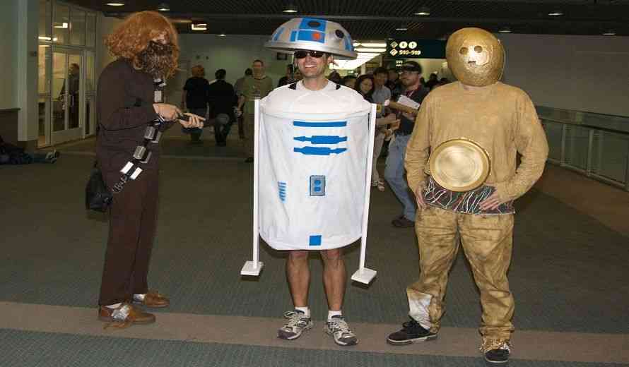 These Star Wars Cosplay Costumes Are a Hilarious Disaster