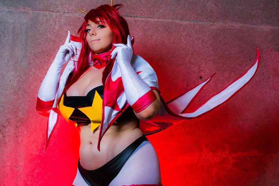 Mariah Mallad is a Curvy Beauty and Her Cosplay is 100% Hot 