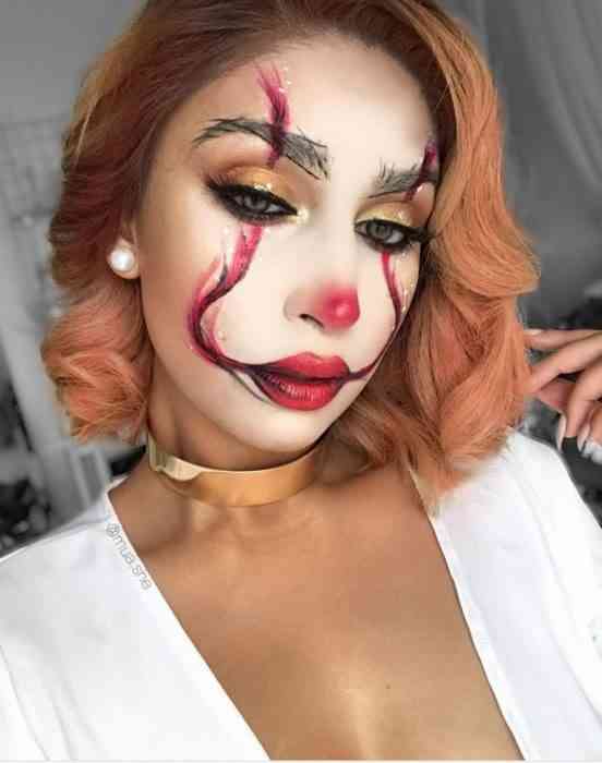 This Sexy & Terrifying Pennywise Cosplay Will Haunt Your Dreams