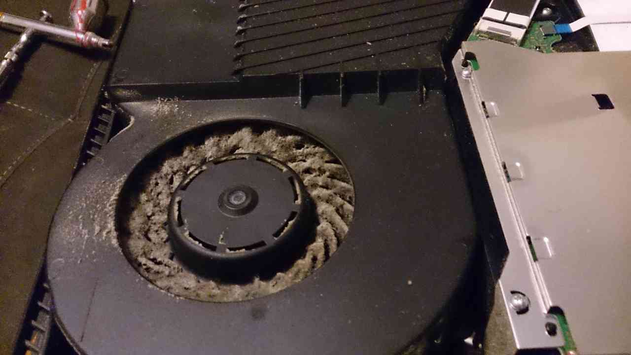 Cleaning the dust accumulated on the PS4 fan immensely help cooling it down