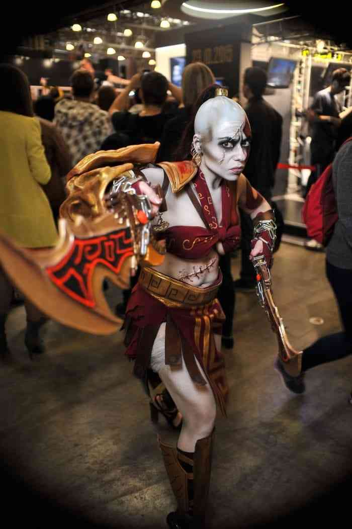 A Super Sexy Collection of Gender-Bending God of War Cosplay | COGconnected