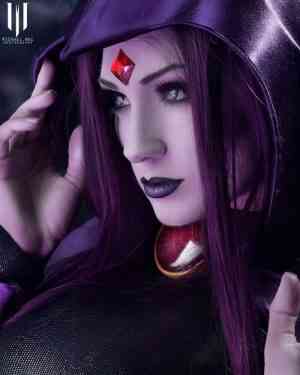 Jennifer Van Damsel Cosplay Is Beauty Straight out of a Comic Book!