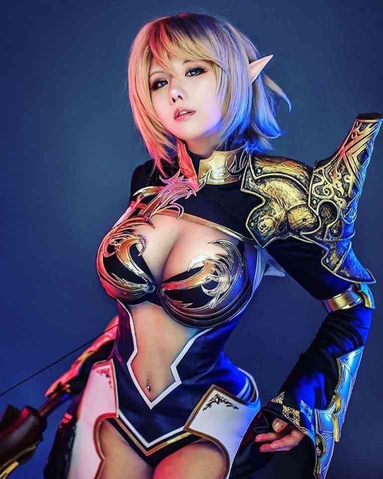 Professional Cosplayer Tasha is Incredibly Sexy and Talented.