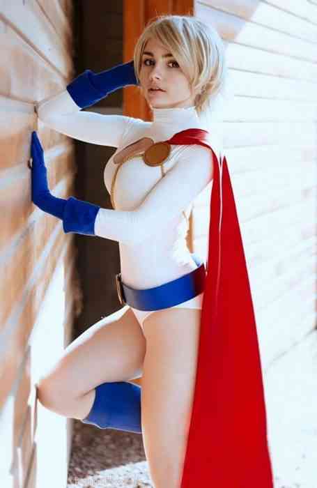 Sexy Powergirl Cosplay