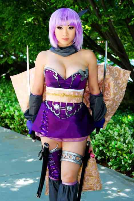 Yaya Han's Cosplay is Unforgettably Cool, Stylish, and Sexy