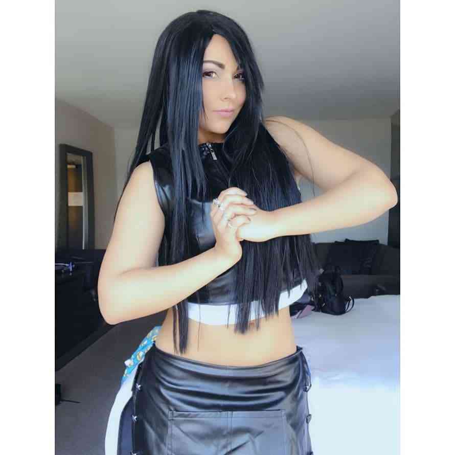Soni Aralynn's Sweet and Sensational Cosplay Is out of This World