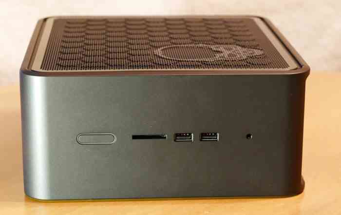 nuc 9 extreme front